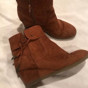Jessica Simpson Girls Ankle Books. Suede
